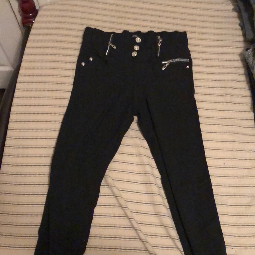 Black legging pants